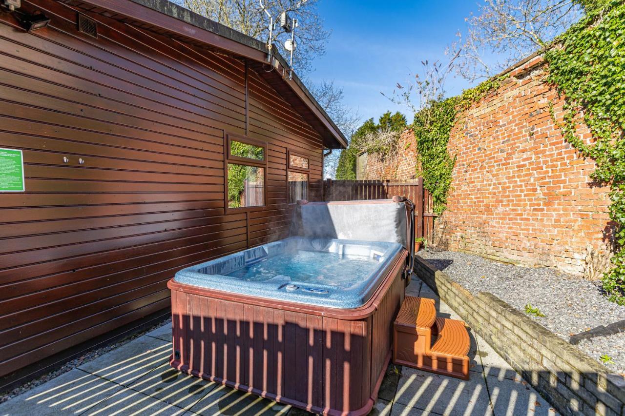 Bluebell Lodge 7 With Hot Tub Newton Stewart Buitenkant foto